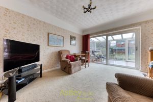 lounge- click for photo gallery